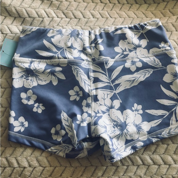 Fleo Blue and White Floral Active Shorts - Picture 3 of 4